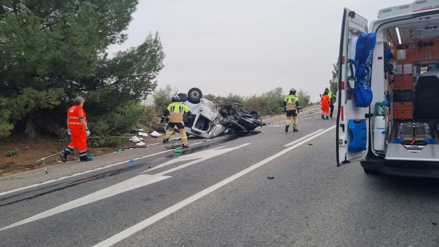 Un muerto y dos heridos en una colisión frontal a la altura de Aguilar