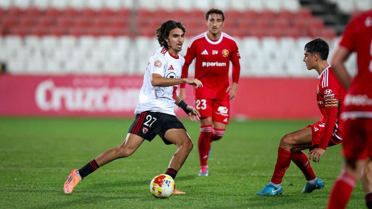 Tras una buena primera parte, los grana cedieron el protagonismo al filial andaluz