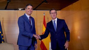 Pedro Sánchez y Alberto Núñez Feijóo, durante su reciente reunión en el Congreso. 