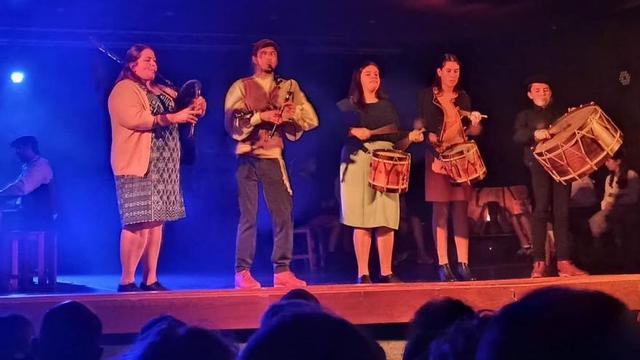 Actuación da agrupación Chorimas de Queiruga. | CEDIDA