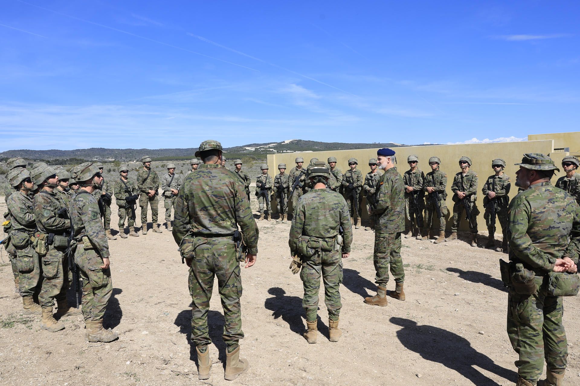 Así fue la visita de Felipe VI a San Gregorio para ver las maniobras de combate de la princesa Leonor