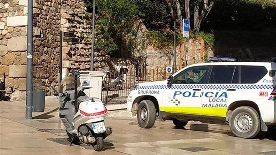 Coche y motocicleta de la Policía Local