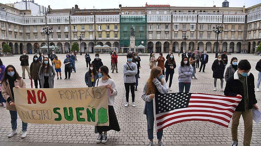 Estudiantes afectados por la cancelación de las Becas USA y sus familias durante la pandemia