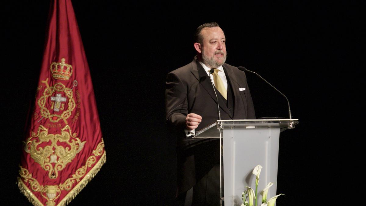 Juan Antonio de Heras, durante la lectura del pregón de la Semana Santa murciana