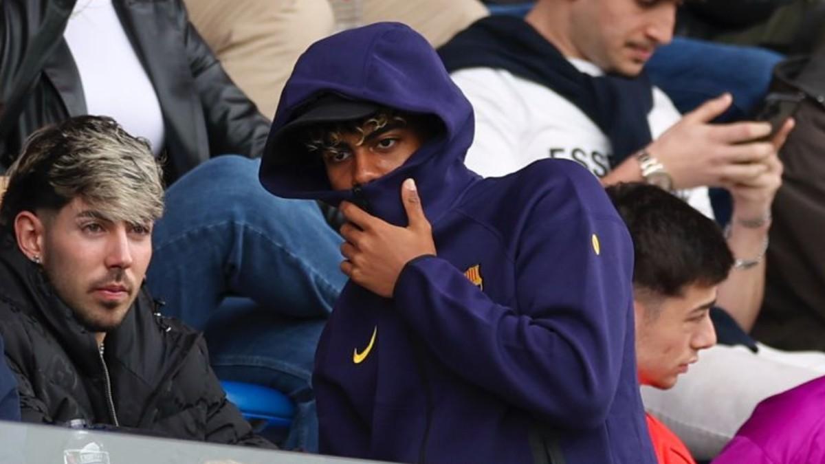 Lamine Yamal vio el derbi de filiales en el Johan Cruyff