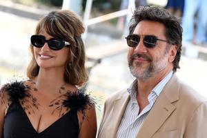 Javier Bardem y Penélope Cruz llegan para competir juntos con Búnker en el festival de Cine de Venecia