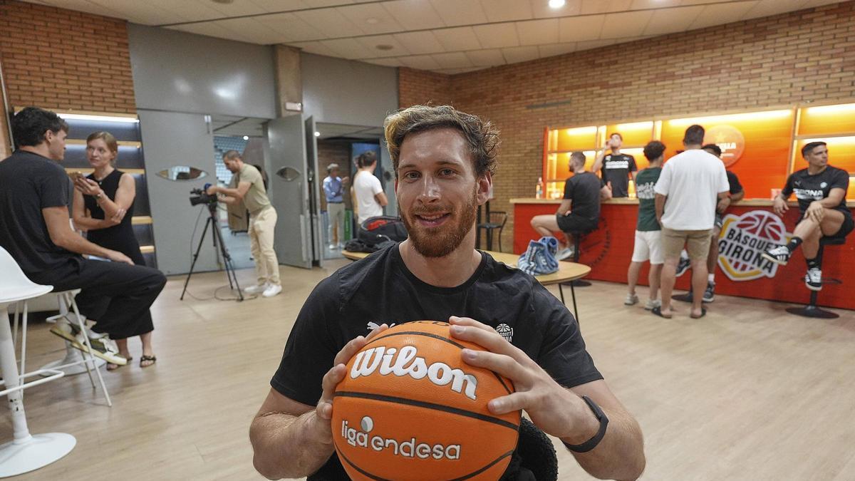 James Karnik a Fintajau en el media day.
