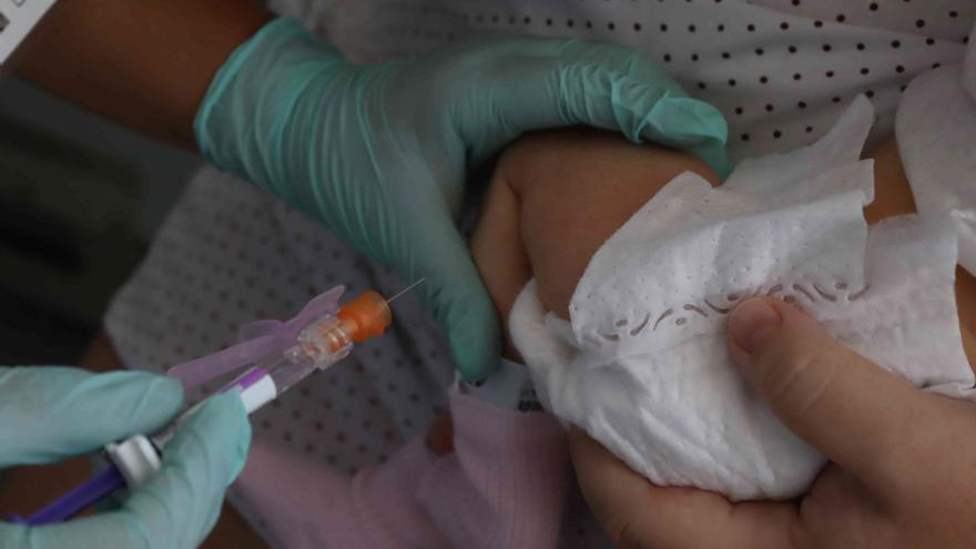 Campaña sobre inmunización de recién nacidos ante el virus que provoca bronquiolitis o neumonía