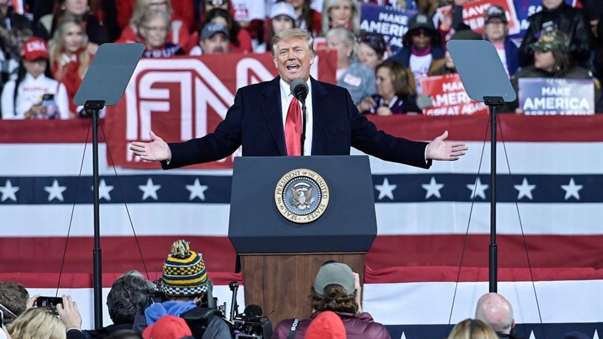 Trump, durante un instante de su mitin en Georgia.