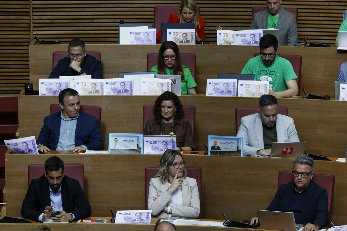 GRAFCVA4016. VALENCIA, 21/05/2026.- Vista general de la bancada socialista durante la sesión de control del pleno de Les Corts Valencianes al president de la Generalitat, Juanfran Pérez Llorca, en la que responde a preguntas de los grupos parlamentarios sobre la situación y los problemas de la Comunitat Valenciana y sobre la colaboración del Gobierno de España con los valencianos. EFE/Biel Aliño
