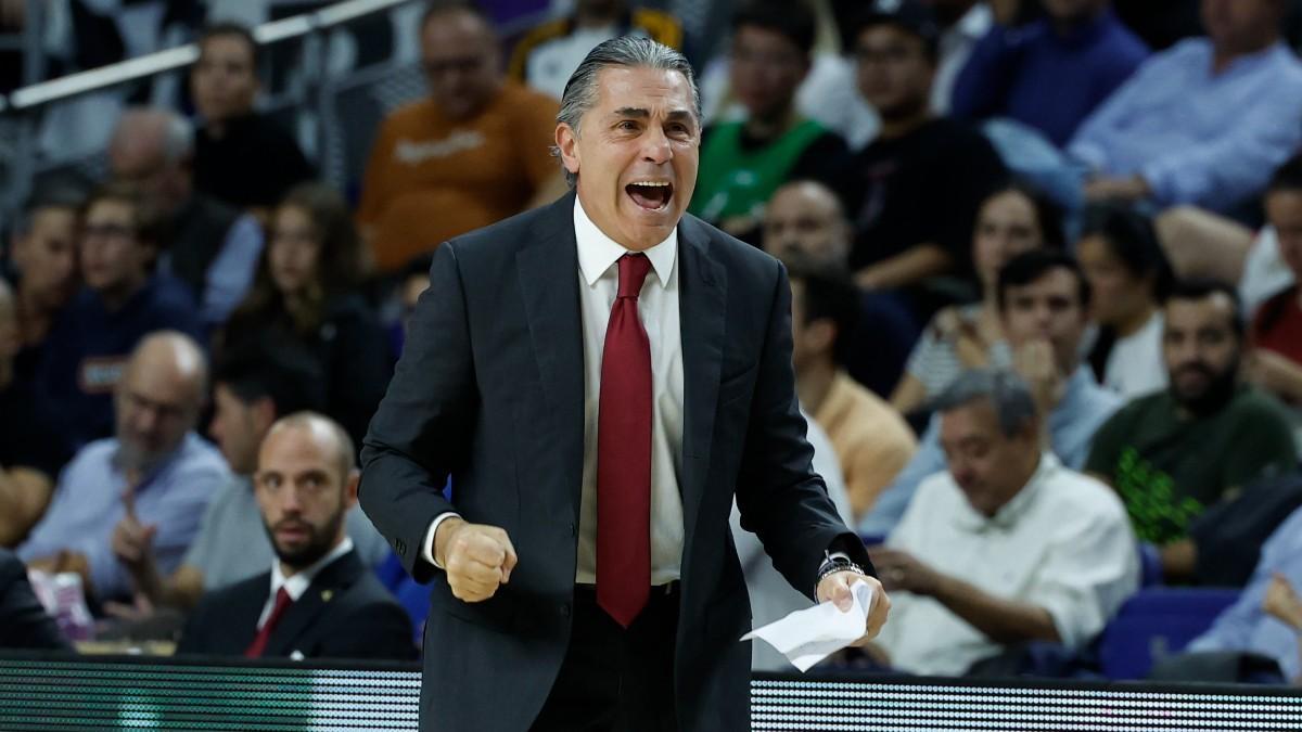 El entrenador de la Virtus de Bolonia, Sergio Scariolo, durante el partido de la quinta jornada de la EuroLiga ante el Real Madrid