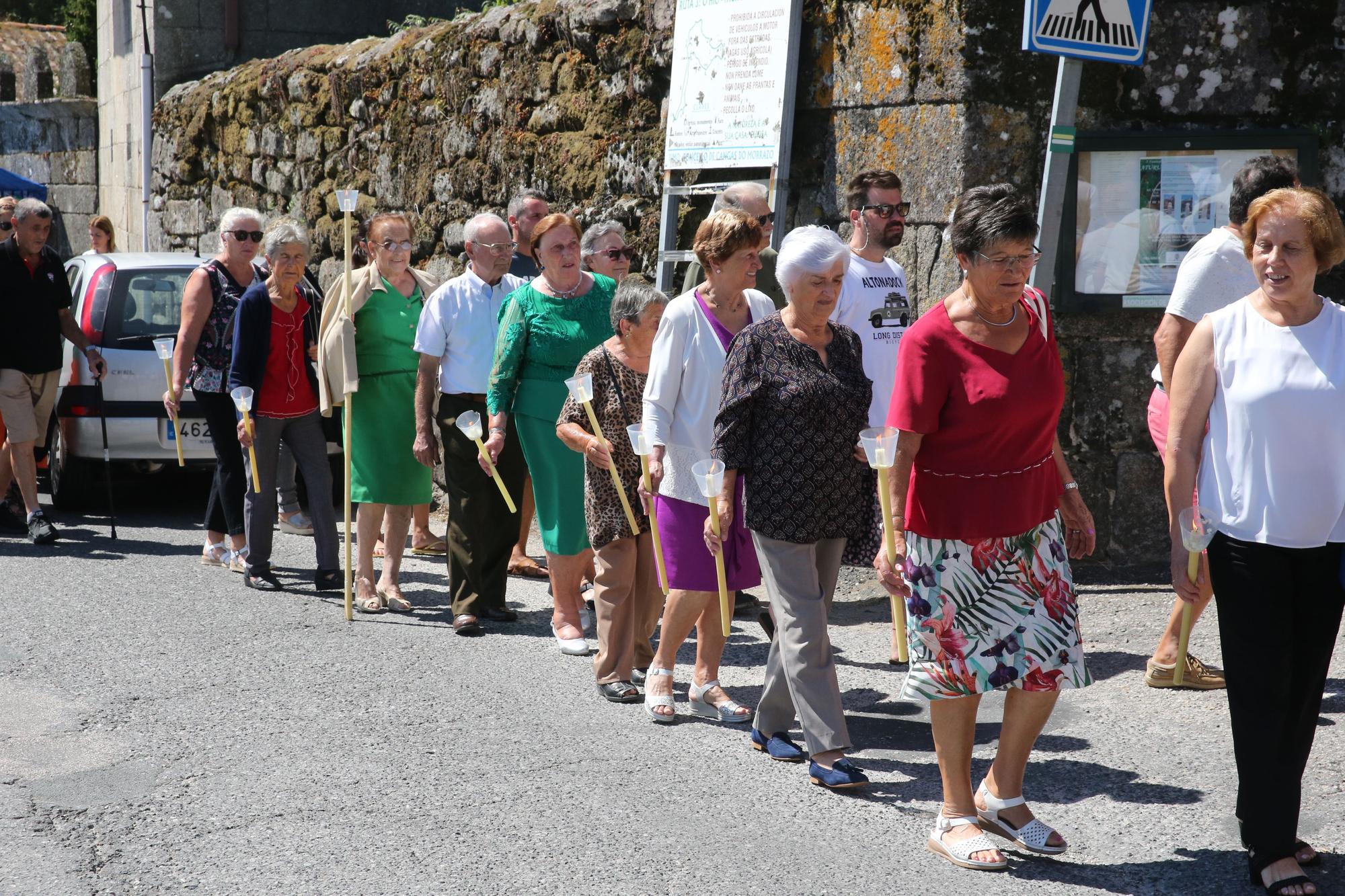 La procesión y la danza de San Roque de O Hío en imágenes (I)