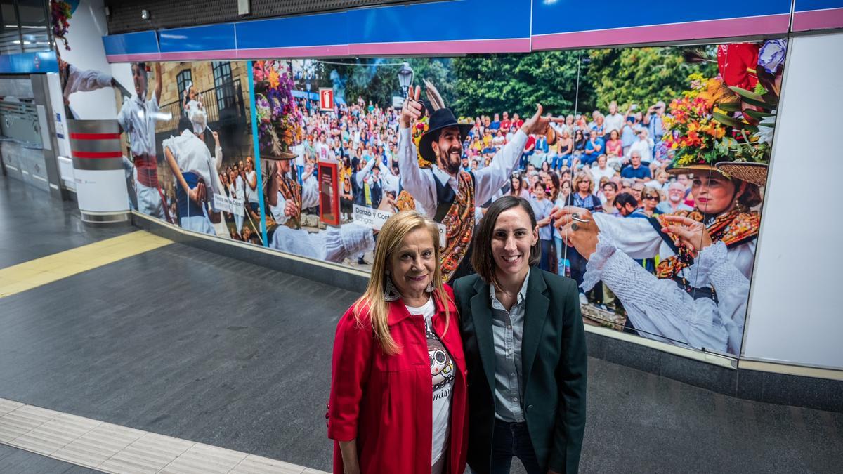 Carmela Silva y  diputada de Turismo, Ana Laura Iglesias, visitaron la acción publicitaria que domina todas las entradas a Nuevos Ministerios.