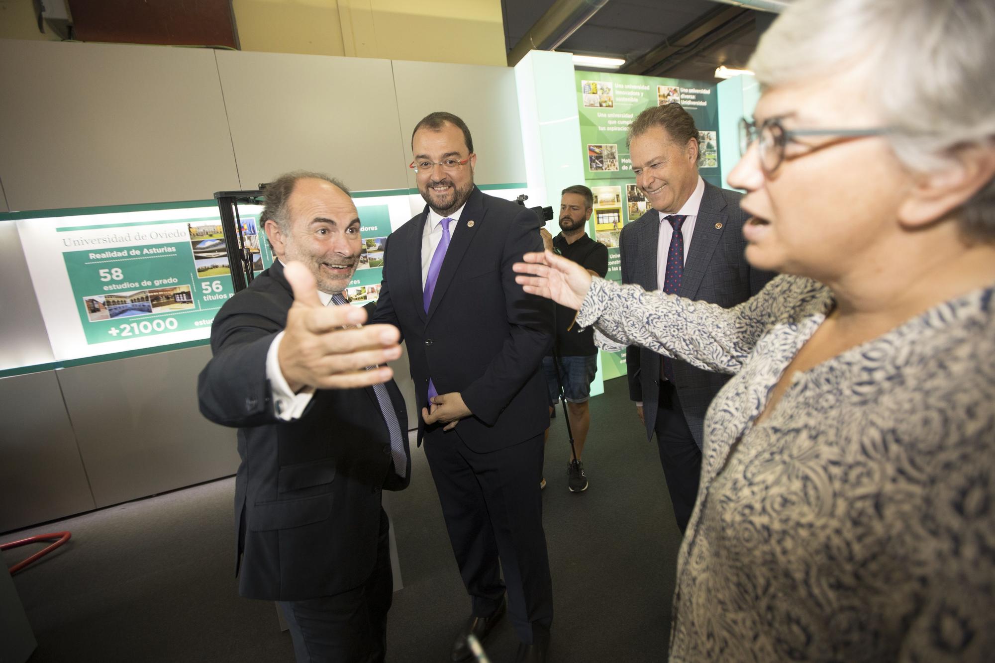 En imágenes: La visita de Adrián Barbón a la Feria de Muestras