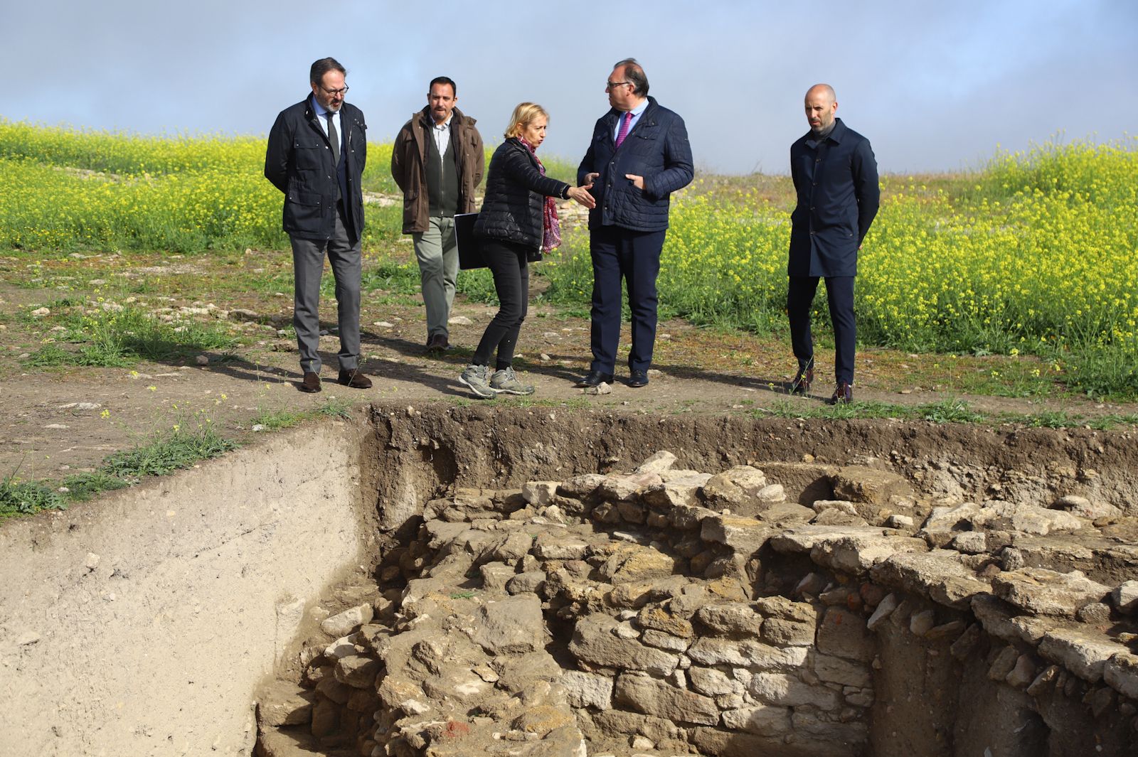 Sale a la luz un anfiteatro romano en Ategua