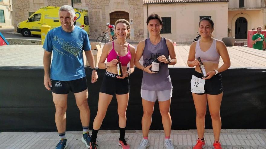 Podio femenino de la carrera disputada en Caimari