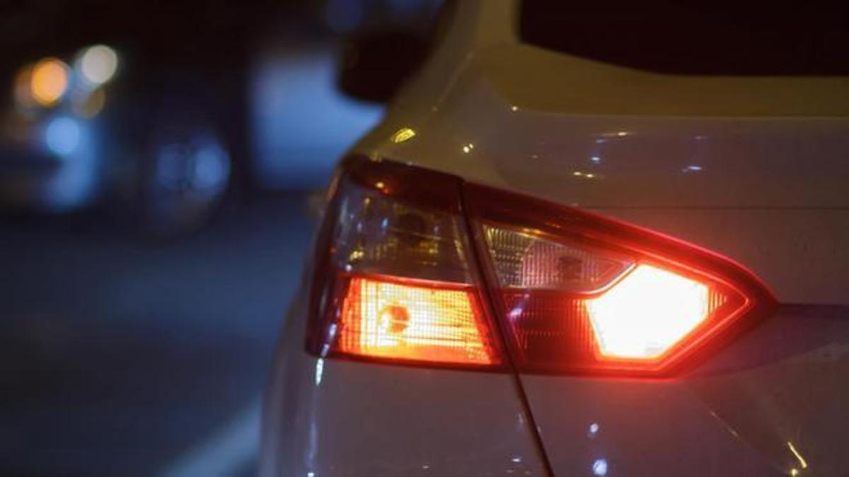 Muchos conductores no usan (o no usan bien) los intermitentes del coche.