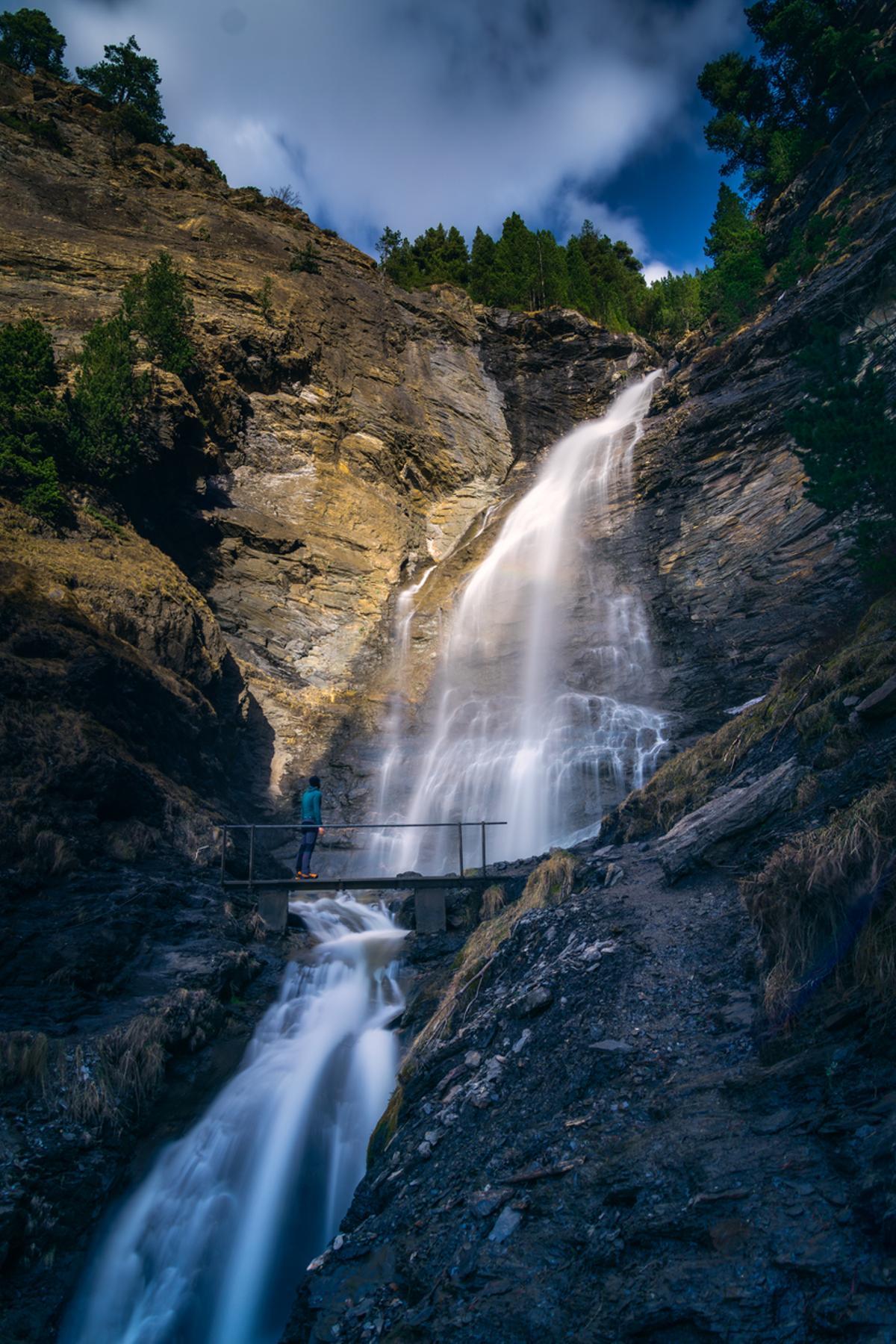Cascada de Ardones del pueblo de Cerler, en el Valle de Benasque.