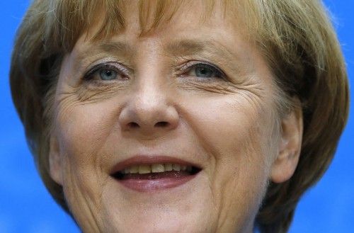 Angela Merkel ha comparecido el día después de una victoria electoral que la confirma como la líder política de su país gracias, entre otras cosas, a un carisma discreto que se muestra también en sus sonrisas.