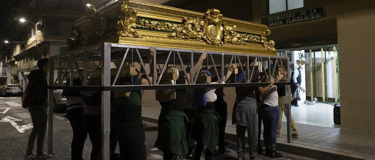 Uno de los ensayos que está realizando la hermandad en su sede de San Blas