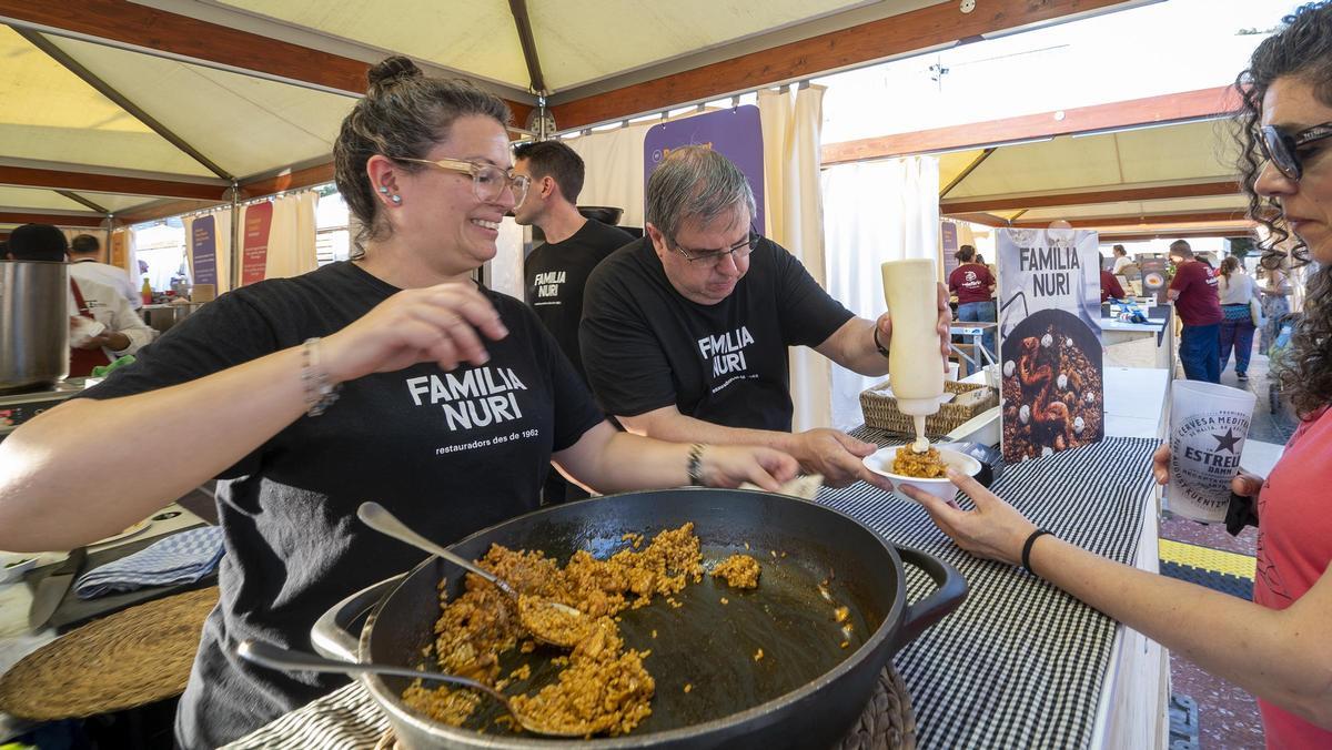 Ambiente en Plaza Catalunya con motivo de una nueva edición del ‘Tast a la Rambla’