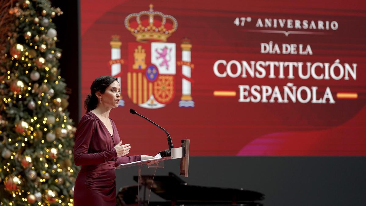 Isabel Díaz Ayuso preside el acto de homenaje a la Constitución en la Comunidad de Madrid.