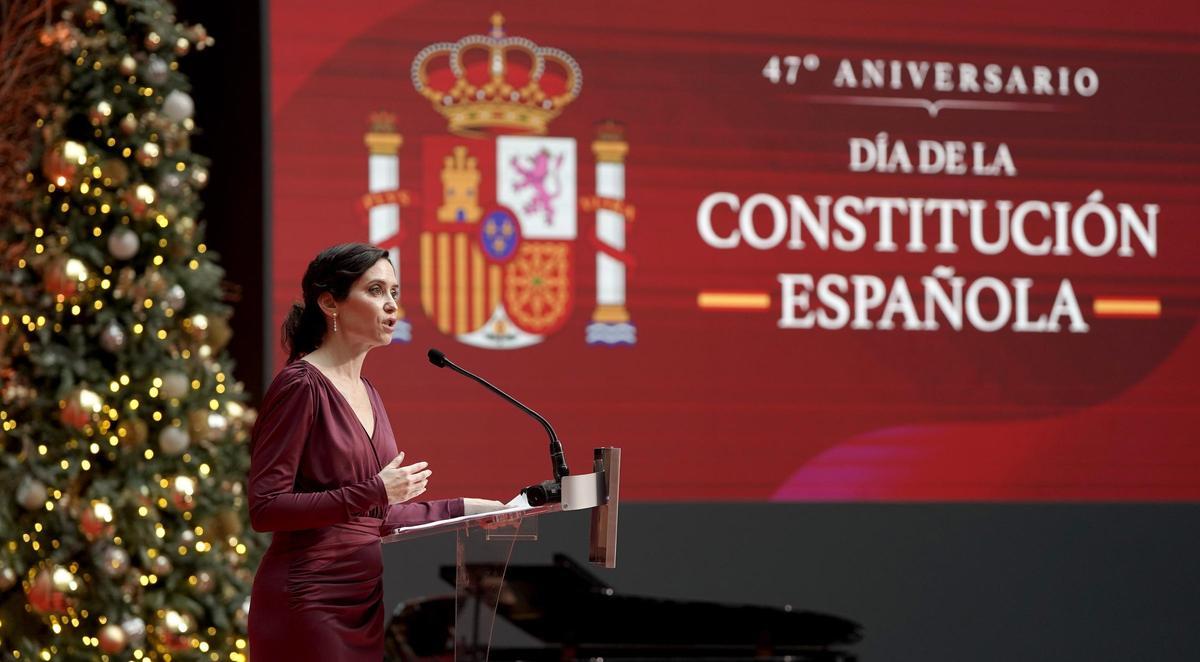 Isabel Díaz Ayuso preside el acto de homenaje a la Constitución en la Comunidad de Madrid.