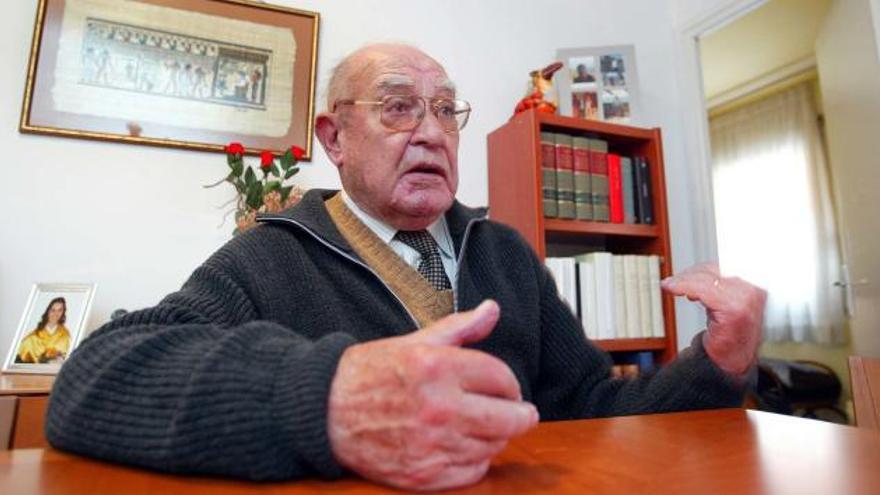 Joaquim Estrach durant una entrevista al Diari de Girona fa deu anys