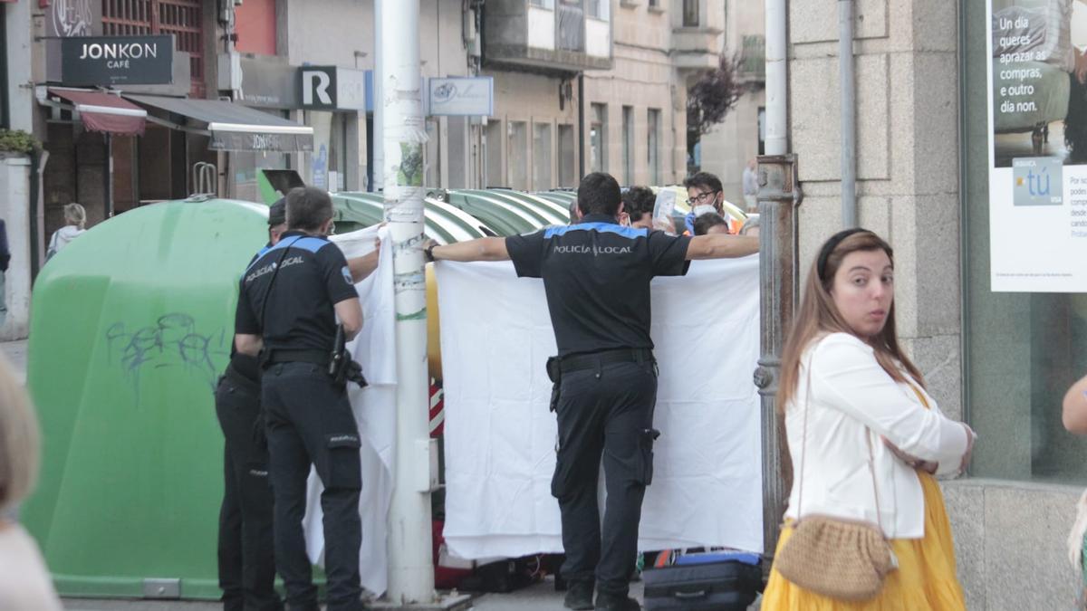 Los servicios de emergencia trataron de reanimar durante más de una hora al vecino de Bueu.