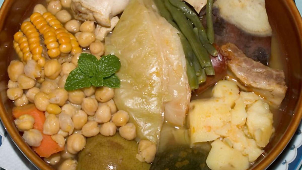 Un plato de puchero en una imagen de archivo.