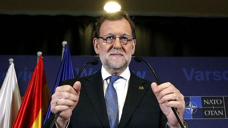 Rajoy urge a cerrar un Gobierno antes de las vacaciones