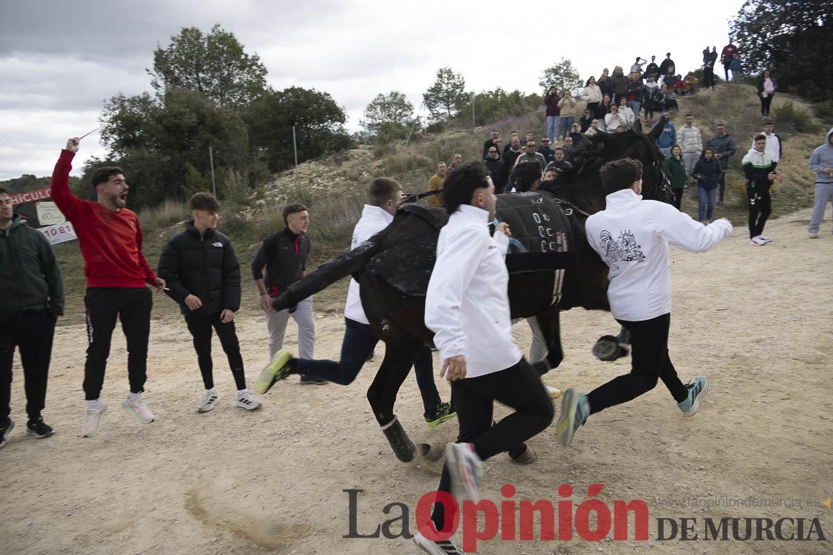 Los Caballistas de Caravaca se miden las fuerzas en la convivencia de la Peña Artesano
