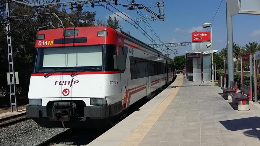 Tren de cercanías como los que presumiblemente llegarán a Villena con la puesta en marcha de la línea anunciada.