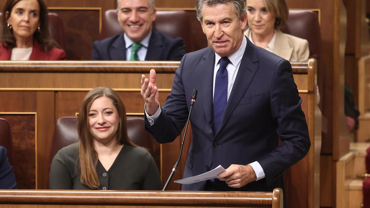 Feijóo interviene en una sesión de control al Gobierno