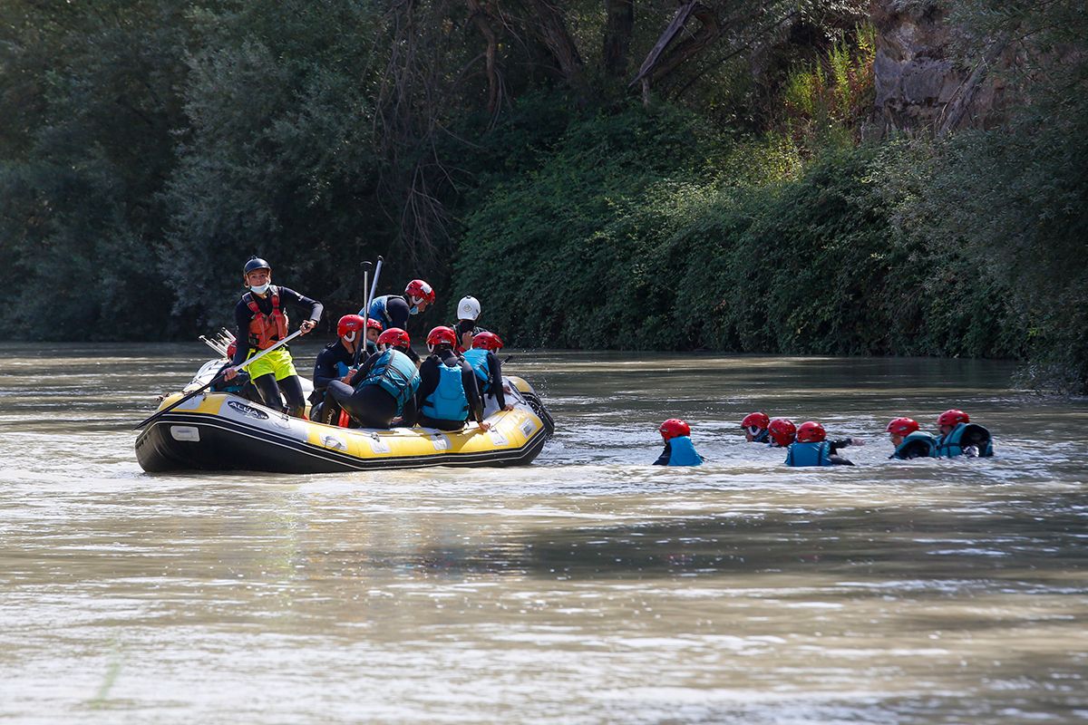 Disfruta del Río a golpe de remo. Rafting en el Río Genil