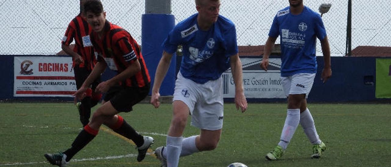 Imagen del partido disputado en Tenerife entre el San José y el Unión Viera.