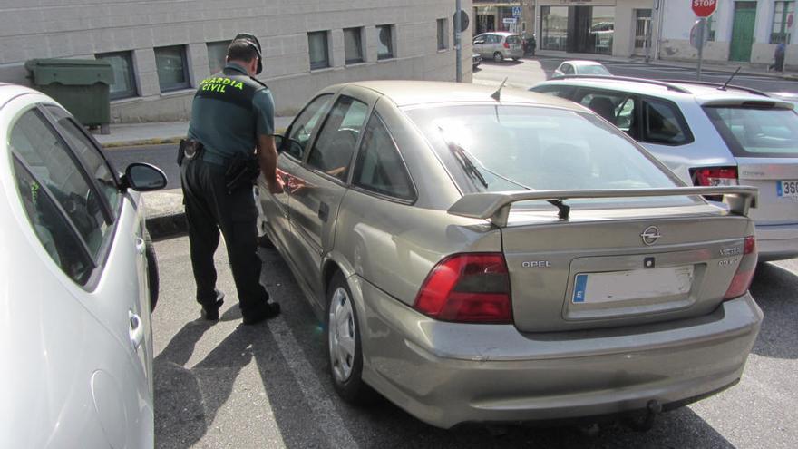 La Guardia Civil detiene a un vecino de Vilanova de Arousa por intento de atropellar a su hijastro