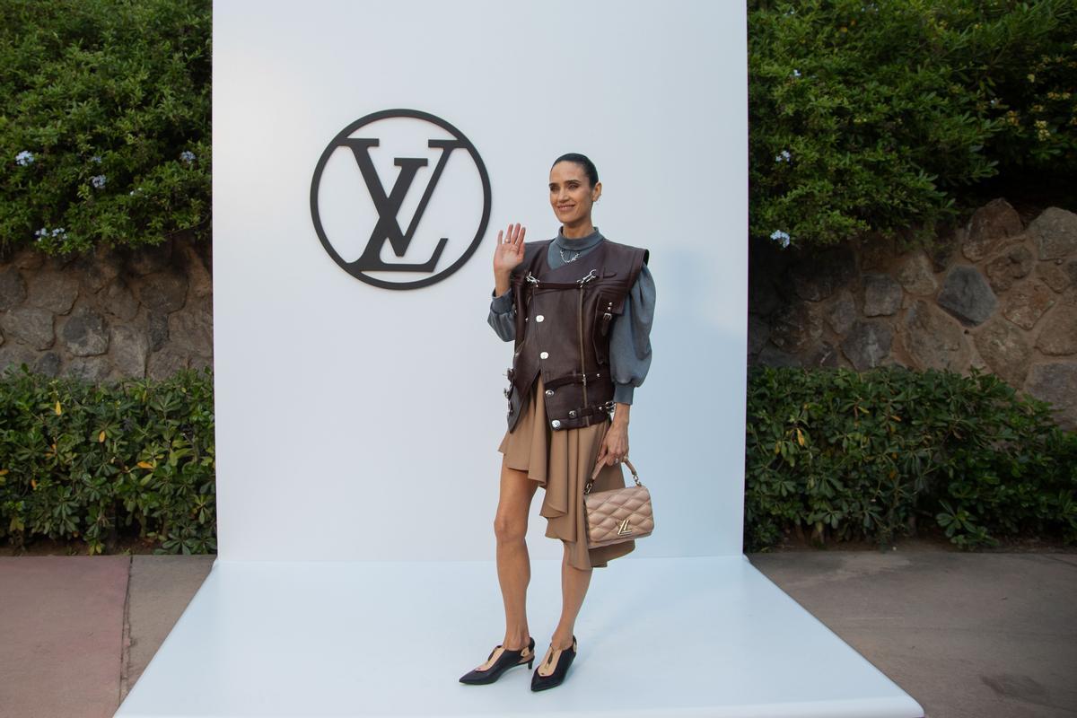La actriz estadounidense Jennifer Connelly posa en la presentación de la colección Crucero 2025 de La maison francesa de moda Louis Vuitton