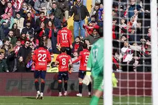 Osasuna deja helado al Rayo en el descuento