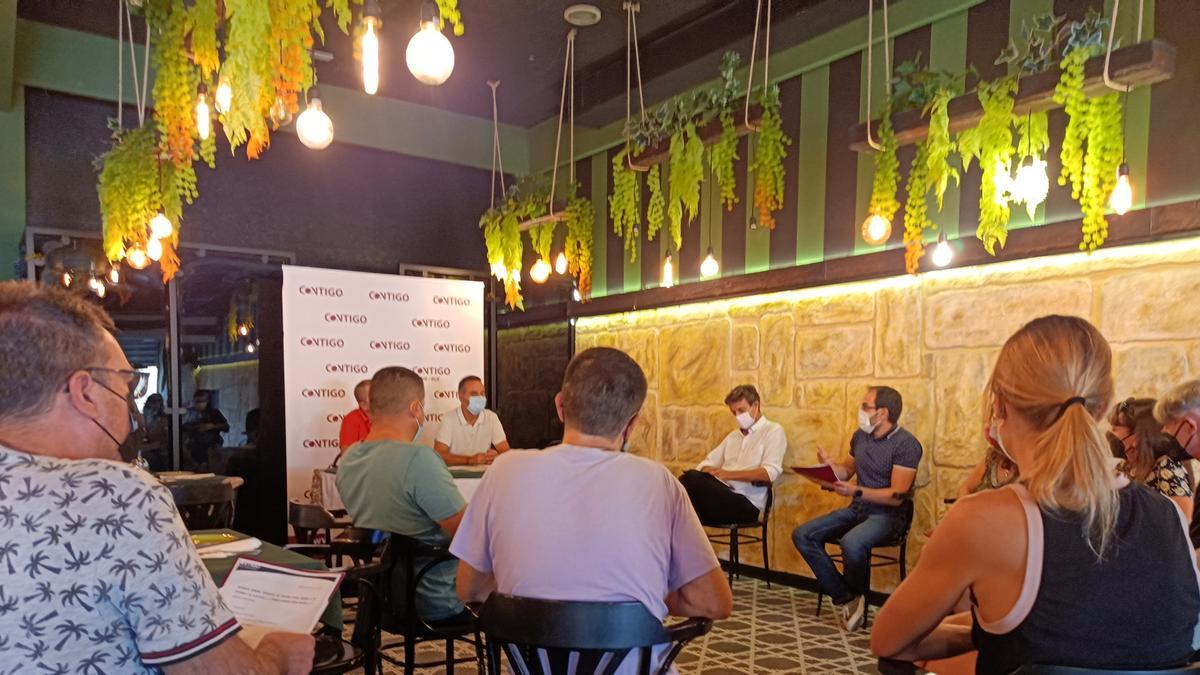 Un momento de la asamblea de Contigo Elche