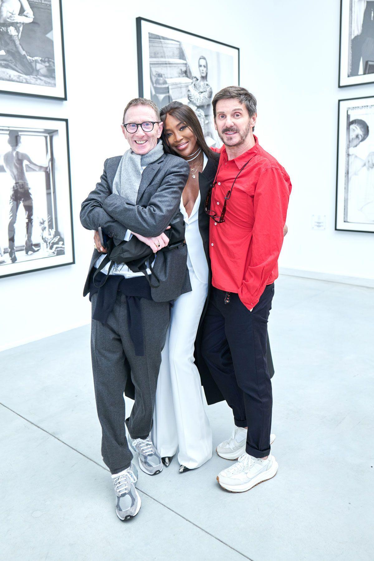 Supermodelos y "celebrities" en el cóctel de inauguración de la exposición organizada por Marta Ortega