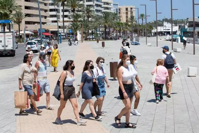 Ibiza y Formentera dicen adiós a las mascarillas con una de las incidencias más bajas desde noviembre