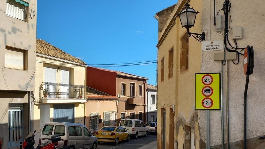 Xixona no quiere más vehículos atrapados en calles estrechas