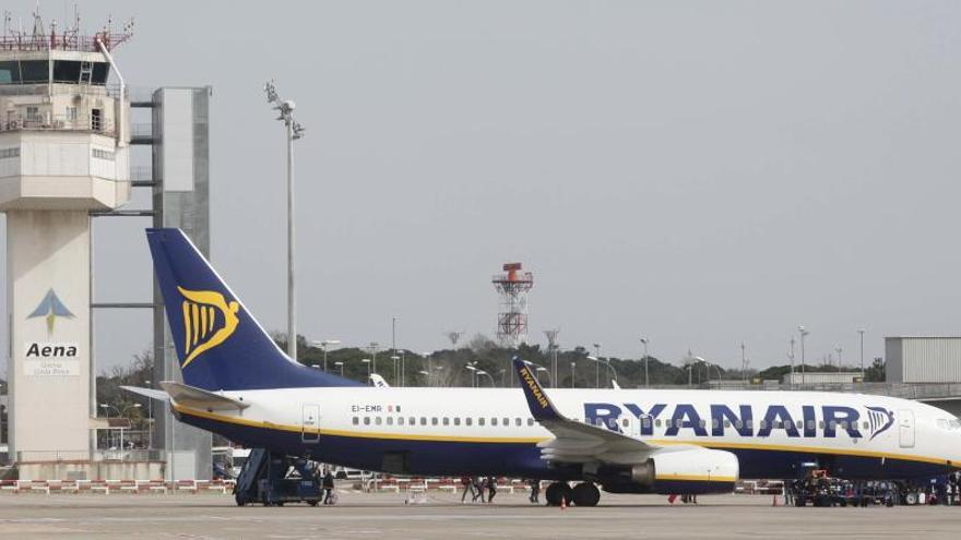 Avió de Ryanair a l&#039;aeroport de Girona