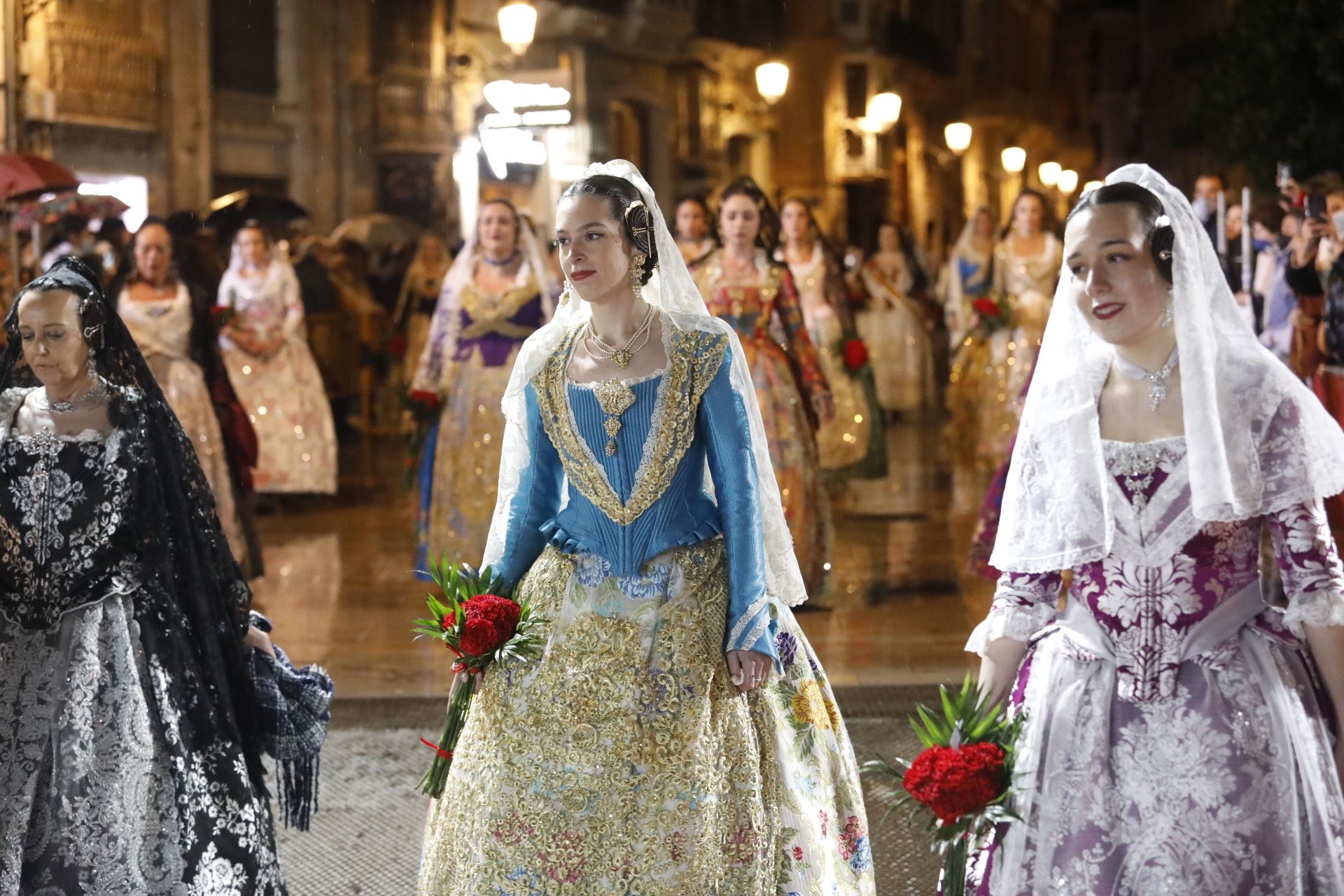 Búscate en el primer día de ofrenda por la calle Quart (entre las 20:00 a las 21:00 horas)