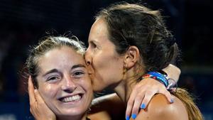 Paquito Navarro-Di Neno i Alejandra Salazar-Gemma Triay, campions del torneig de pàdel de Barcelona