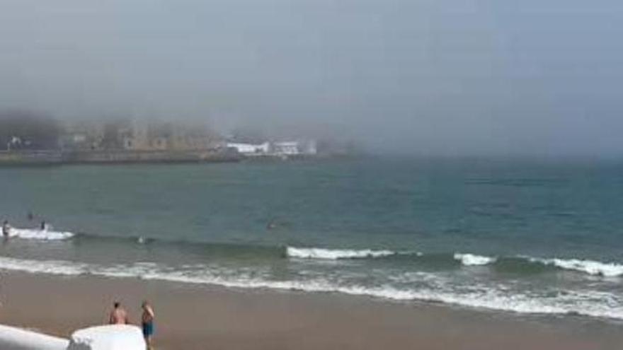 VÍDEO: La bruma se come Gijón