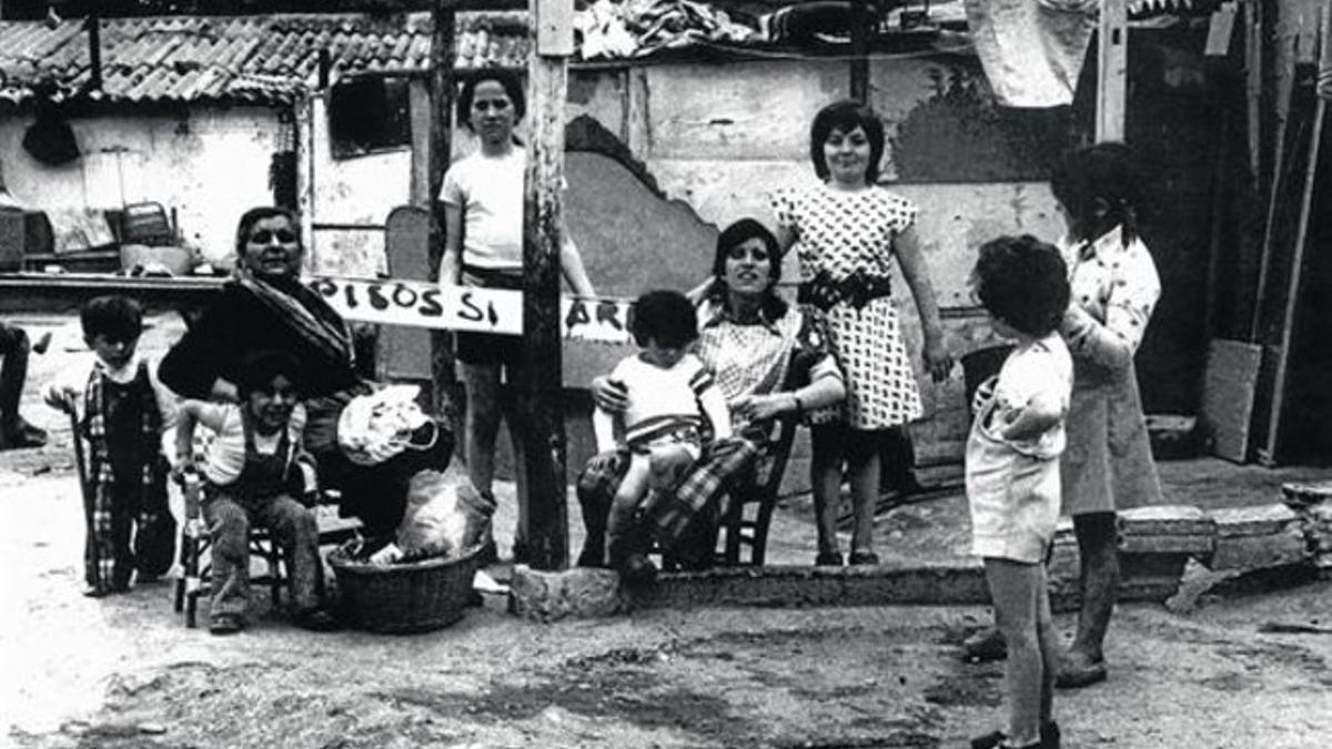 Barracas 8 La plaza de Ángel Pestaña, en los años 70.