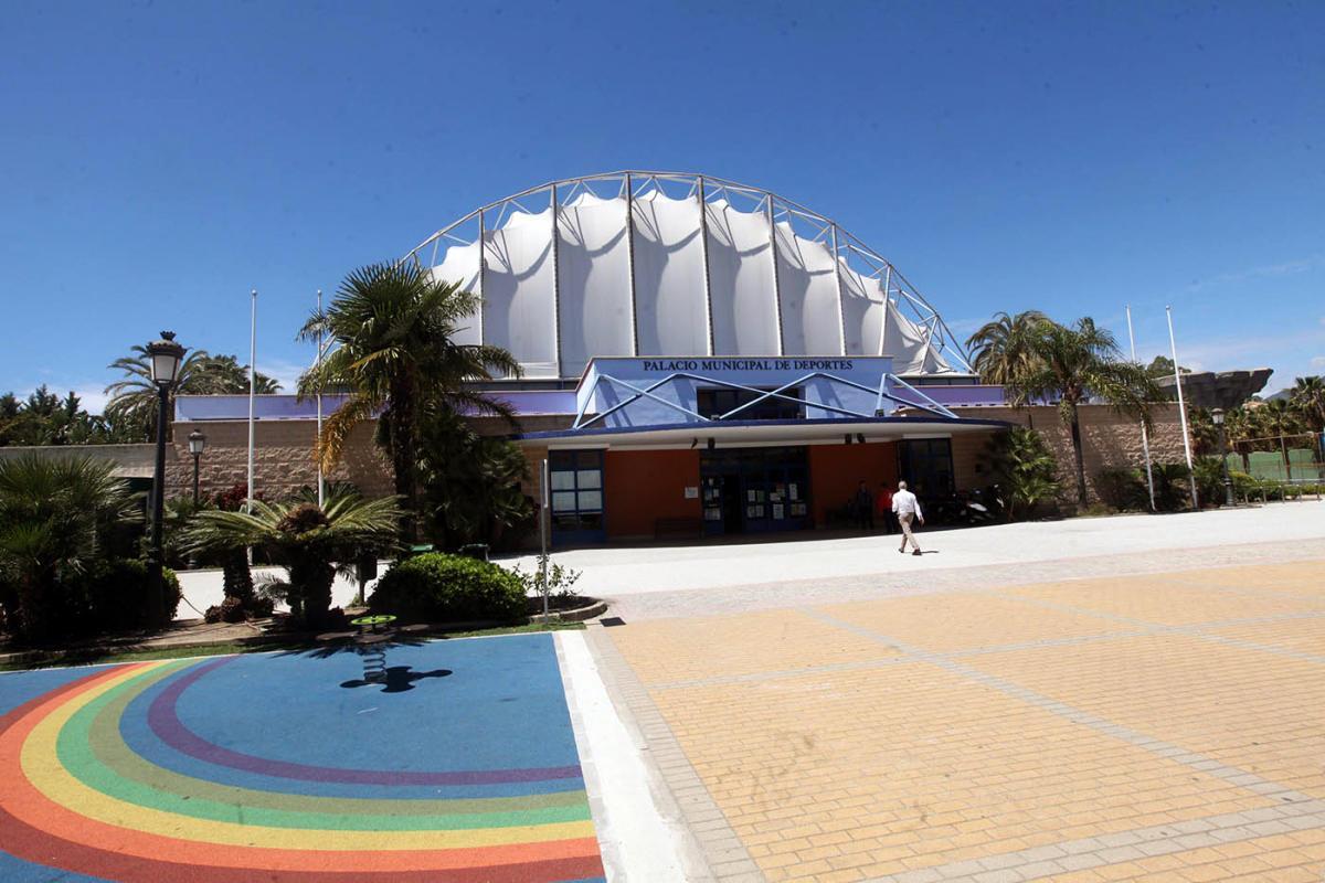 Acceso del Pabellón Elena Benítez, en San Pedro Alcántara.