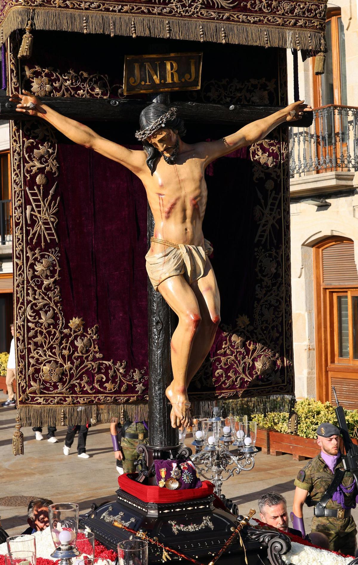 Miles de almas en el día grande del Cristo de la Victoria